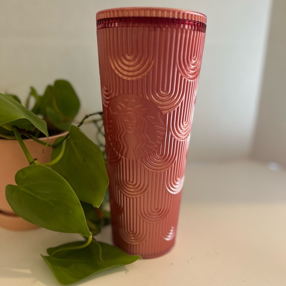Starbucks Dusty Rose Pink Shimmer
Shell Mermaid Scales Cold Cup Tumbler
24 oz.